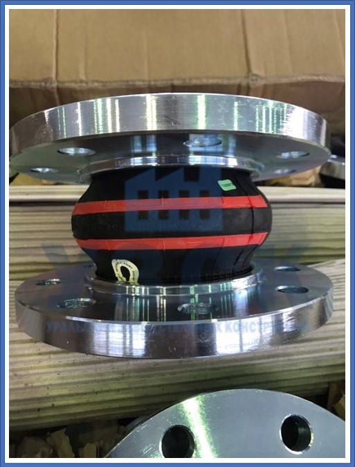 компенсатор резиновый фланцевый в Хасавюрте